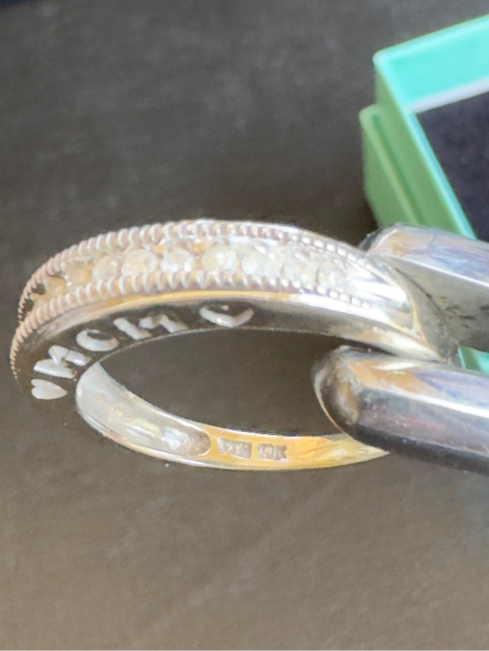 Vintage 10K White Gold 1/5 Carat Diamond Mom Band Ring - Size 8 - Picture 6 of 13